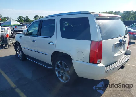 2007 Cadillac Escalade Standard z USA, uszkodzony, nr VIN 1GYEC63817R312426